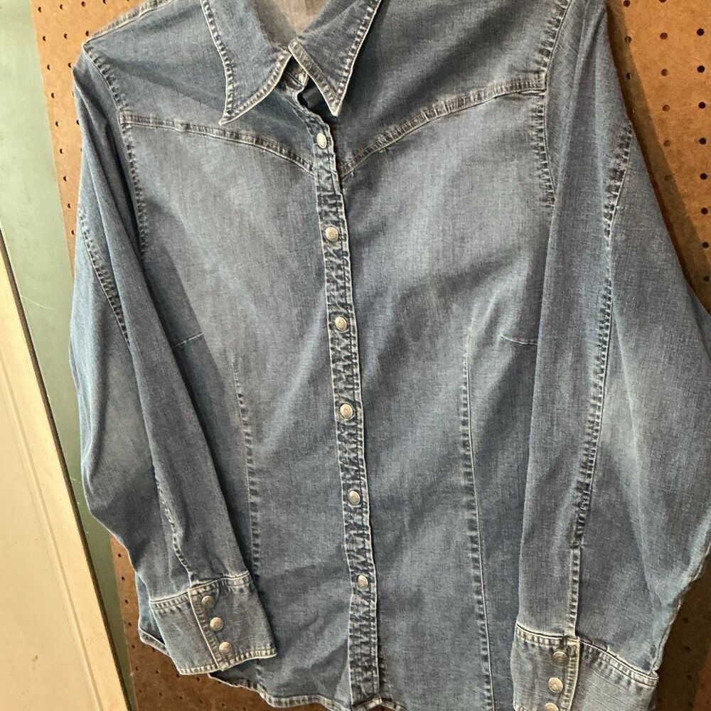 Women's long sleeve denim button down shirt Eddie Bauer large